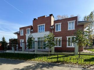 Коттедж, 400 м², 15 соток