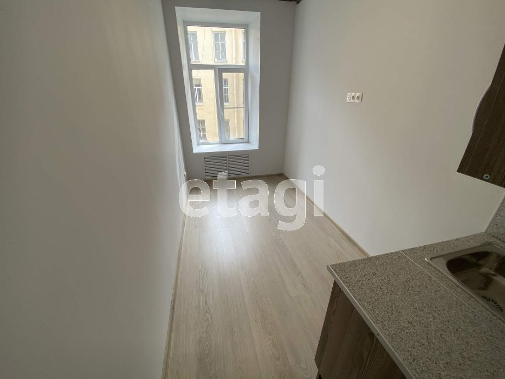 Студия в бывшем доходном доме обойдется в 2,2 млн. Фото: Этажи