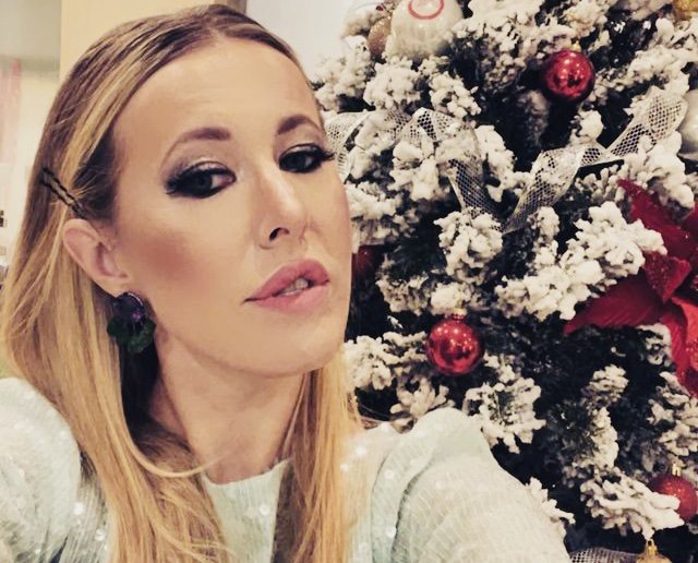 Ксения Анатольевна в ожидании чуда. Фото: @ xenia_sobchak