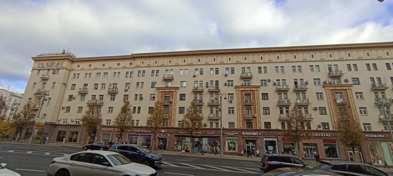Темно-коричневый гранит Гитлер привез в Союз для увековечения себя в памятнике. Фото: Мир Квартир