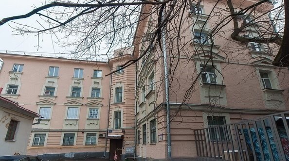 ЕСТЬ ЛИ КОММУНАЛКИ В МОСКВЕ И ПЯТЬ КОММУНАЛОК В 10 МИНУТАХ ОТ КРЕМЛЯ