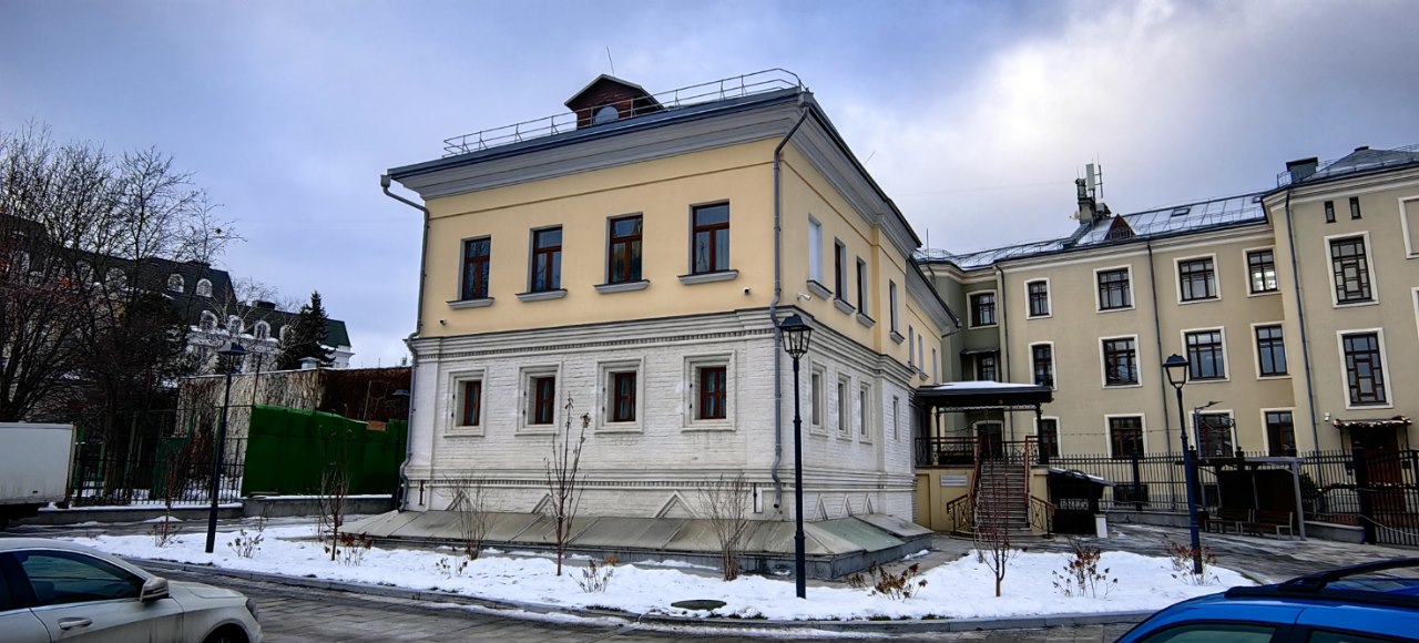 Сейчас здесь планируется обустроить дом причта с трапезной и гостевыми комнатами священнослужителей.  Фото: Мир Квартир