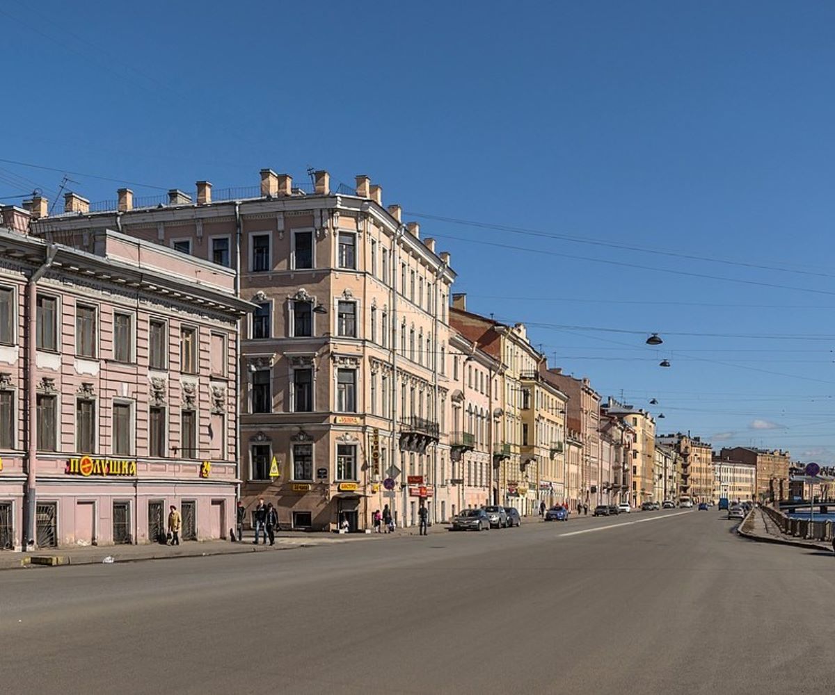 Улица Римского-Корсакова в Петербурге: от Державина до Достоевского. Студии  с камином от 3,9 млн и коммуналки от 35 млн рублей — Обзоры рынка  недвижимости в интернет-журнале МИР КВАРТИР